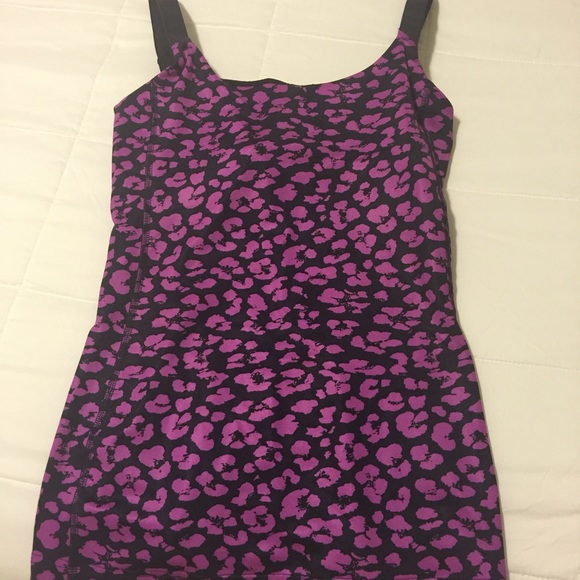 Lulu lemon tank.