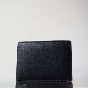 Elegant Men's Bifold Leather Wallet. *HOST PICK*