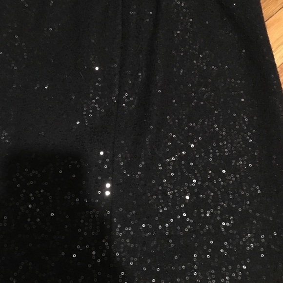 Black sequined skirt - Picture 2 of 3