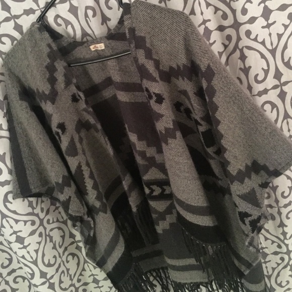 Hollister kimono