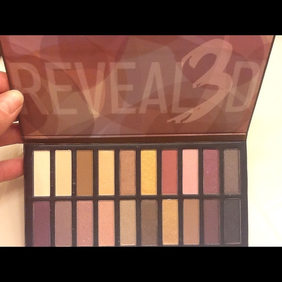 🎉🎉BRAND NEW REVEALED 3 EYESHADOW PALETTE🎉🎉