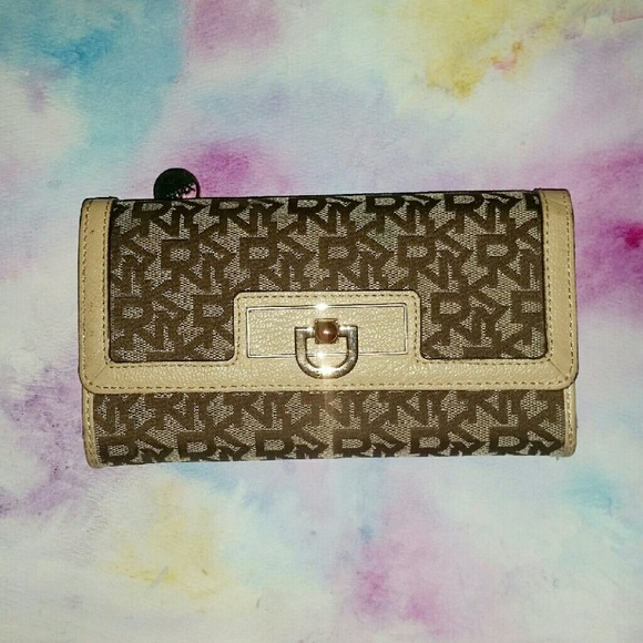 DKNY Wallet