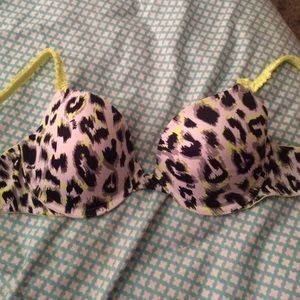 Victoria's Secret (VS) Pink lightly lined bra