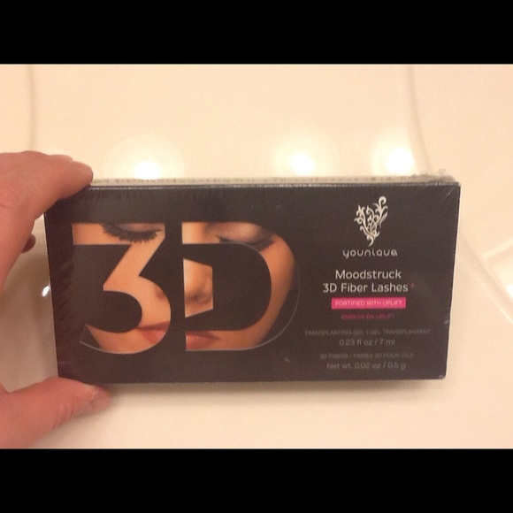 🎉🎉BRAND NEW YOUNIQUE MOODSTRUCK 3D FIBER LASH🎉