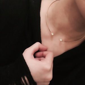 Crystal tip front open choker