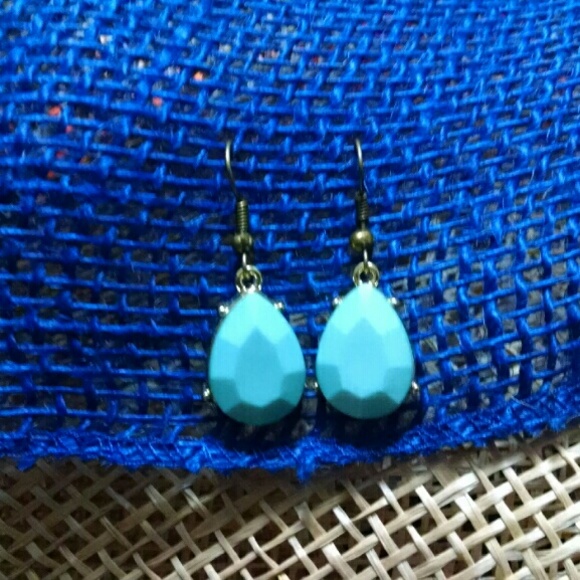 Teardrop earrings