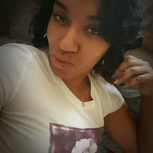 Meet your Posher, Cierra