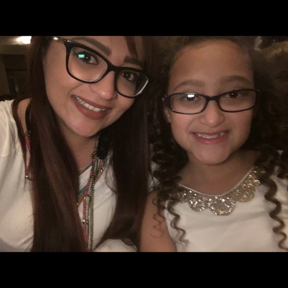 Meet your Posher, Jessica - Picture 1 of 1