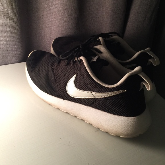 Nike roshe runs