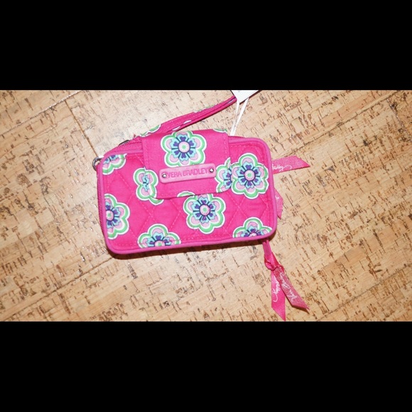 Vera Bradley Smartphone Wristlet (Pink Swirls)