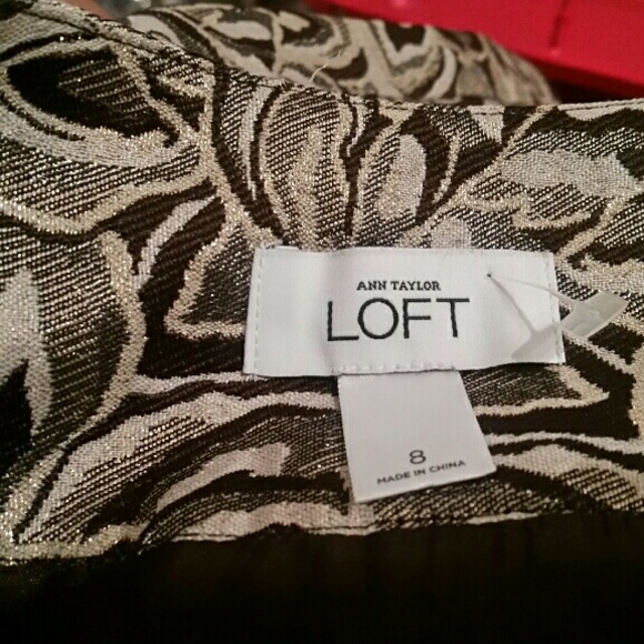 New Ann Taylor metallic design skirt - Picture 3 of 4