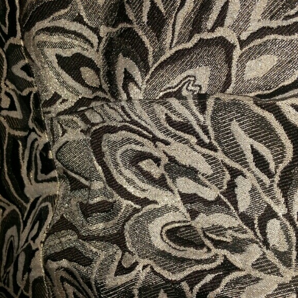 New Ann Taylor metallic design skirt - Picture 4 of 4