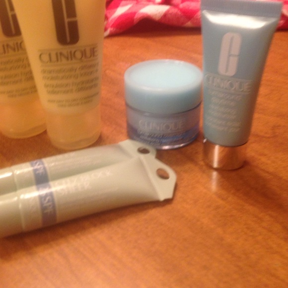 NWOT Six piece Clinique bundle