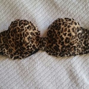 NWOT VS PINK lightly lined strapless bra
