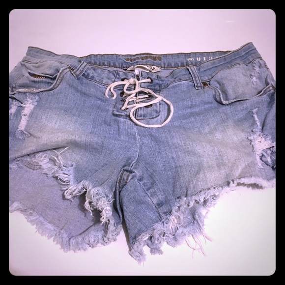 Billabong | Front Tie Cutoff Shorts | Size 11