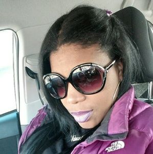 Meet your Posher, Adriana