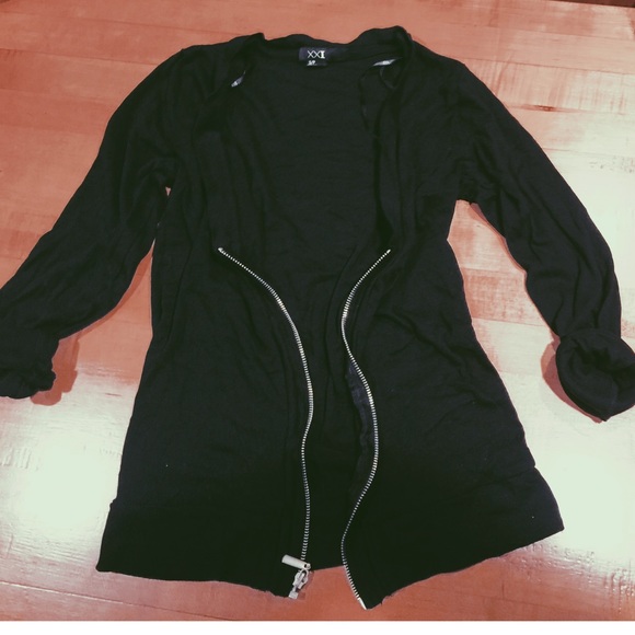 Forever 21 Sweaters - NWOT Forever 21 Black zip up Jacket Sweater