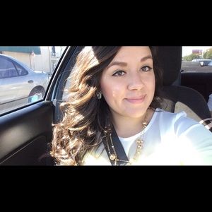 Meet your Posher, Anissa