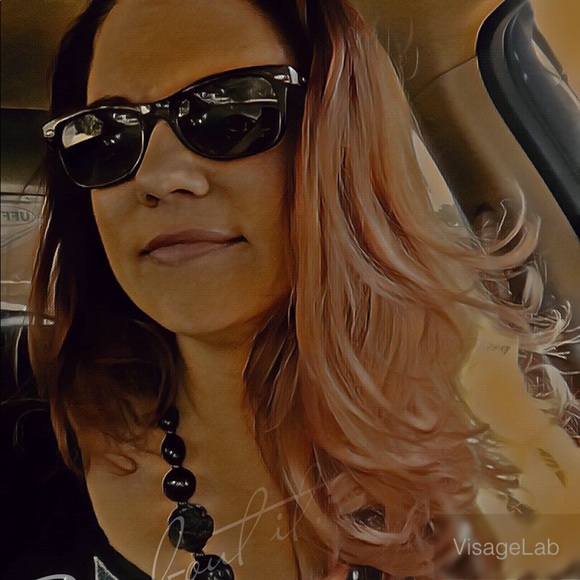 Meet your Posher!!! - Picture 3 of 8