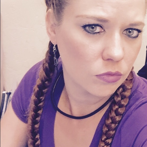 Meet your Posher!!! - Picture 6 of 8