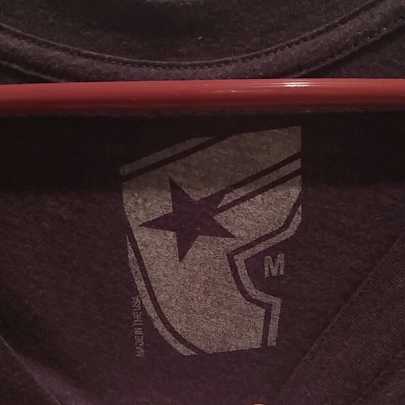 Famous brand tee. - Picture 2 of 2