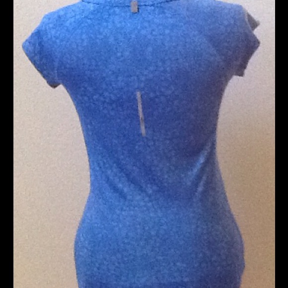 Nike DriFit Running Shirt - Picture 3 of 3