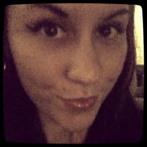 Meet your Posher, Caroline