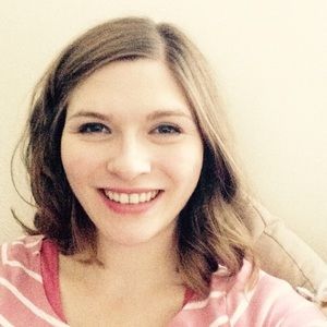 Meet your Posher, Caitlin