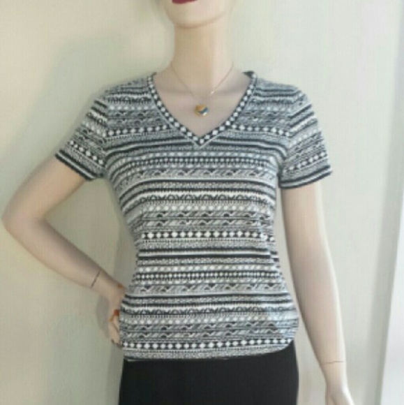 Mossimo Supply Co Medium SS Horizontal B&W Stripes - Picture 1 of 4