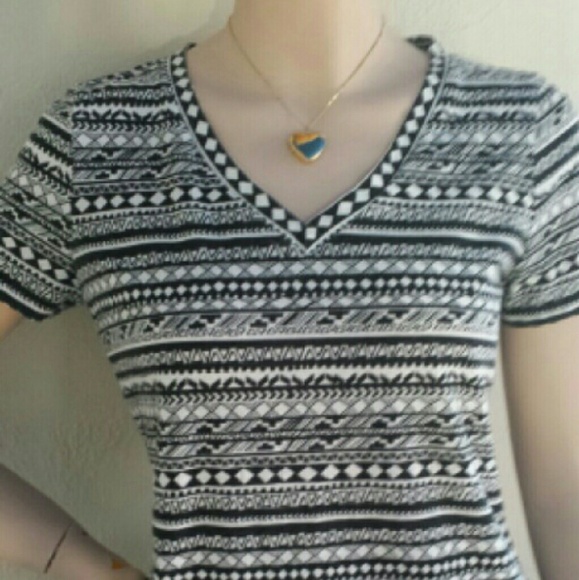 Mossimo Supply Co Medium SS Horizontal B&W Stripes - Picture 2 of 4