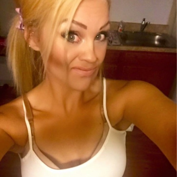 Meet your Posher, Lynsey