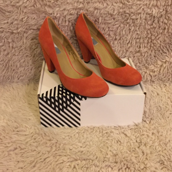 ‼️Last 1‼️Urban Outfitters Suede Heels Sz 8 Orange