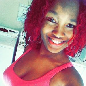 Meet your Posher, Vanessa