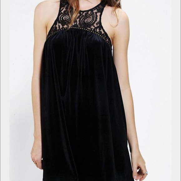 Ecote sleeveless velvet dress...
