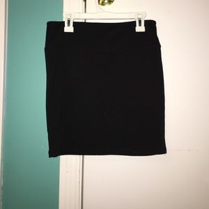 mini black pencil skirt
