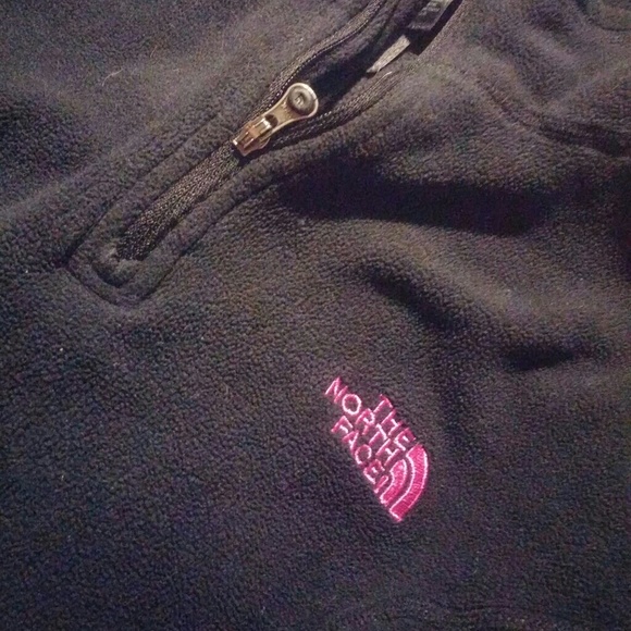 Black pink 1/2 zip north face breast cancer edi. - Picture 3 of 4