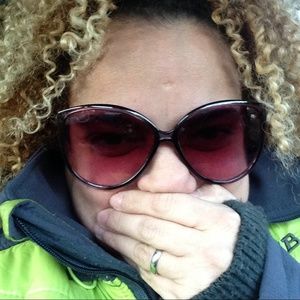 Meet your Posher, Aurora