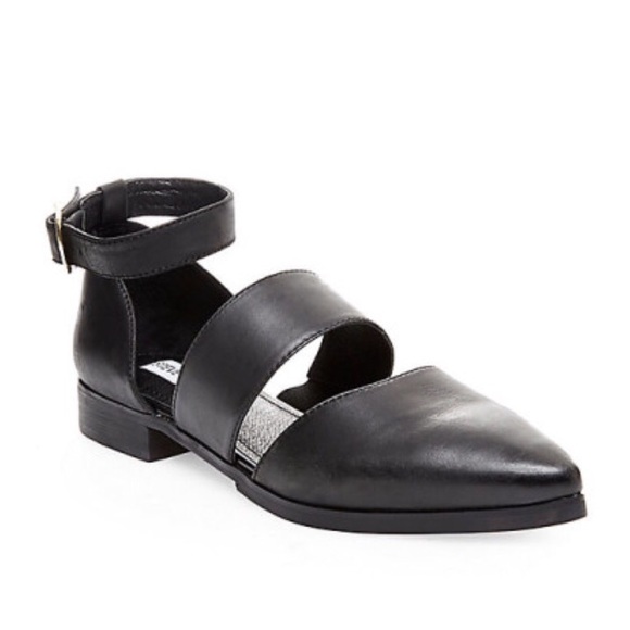 Leonie: Steve Madden Flats