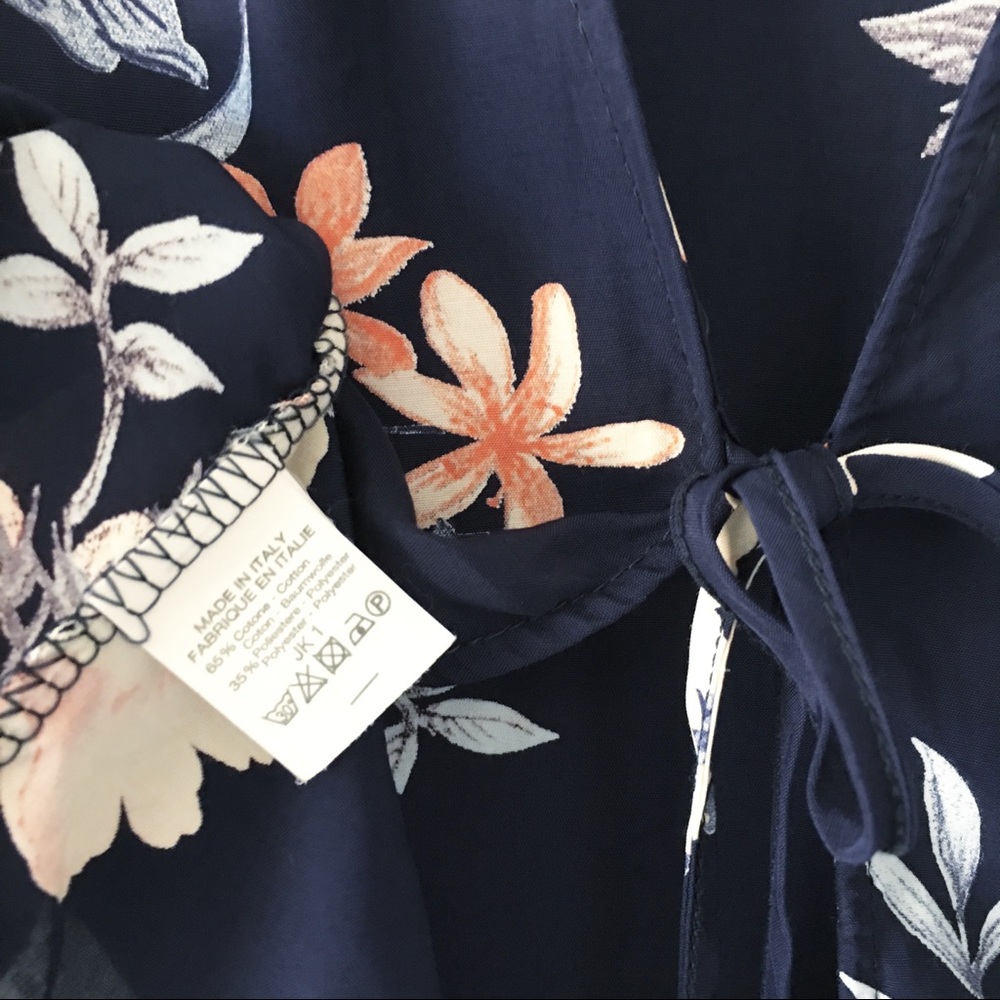 Pre-loved navy floral print Leesa silky top - Picture 2 of 5