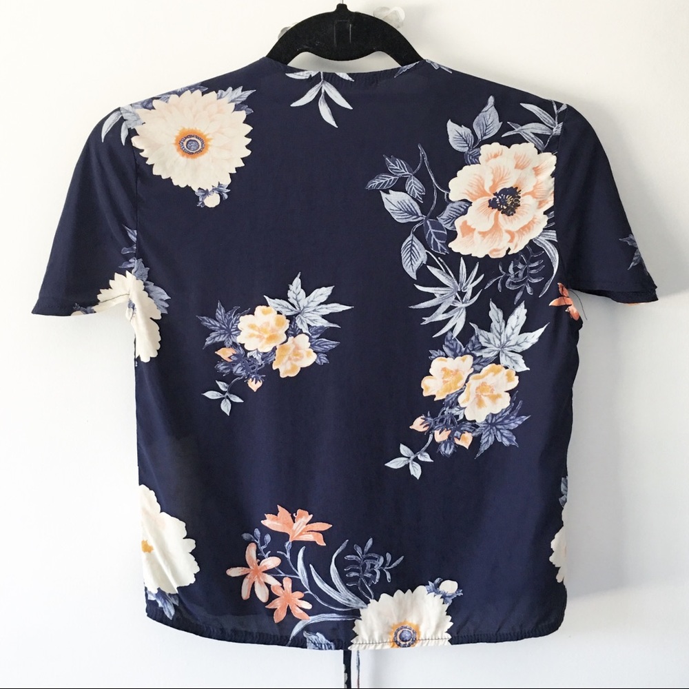 Pre-loved navy floral print Leesa silky top - Picture 3 of 5