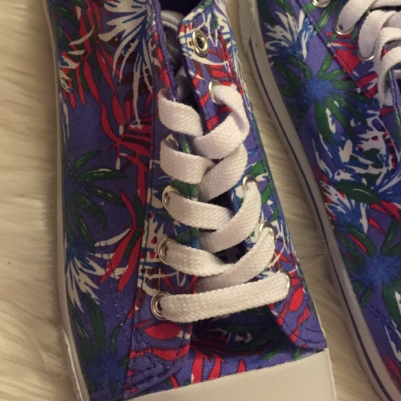 NWT Airwalk sneakers - Picture 2 of 3