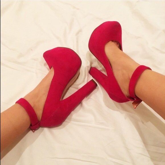 Pink Luichiny Heels! 👠👠