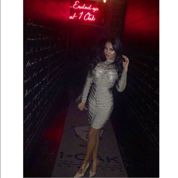 MEET YOUR POSHER ๐ธ๐ป๐๐ฎ๐น๐จ๐ณ๐ - Picture 4 of 4