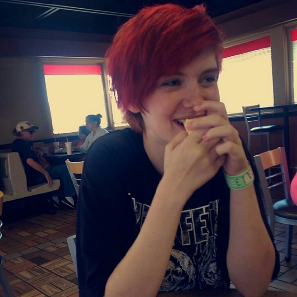 Beyond the zone wild red semi-permanent dye - Picture 2 of 2