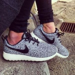 FREE SHIP Nike Roshe