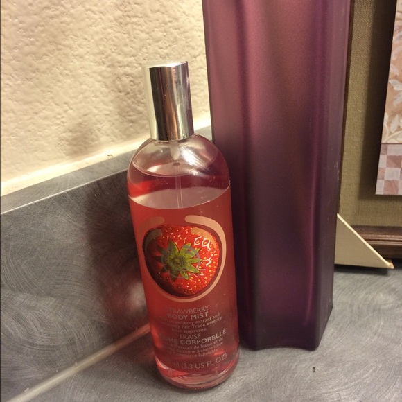 Strawberry body mist