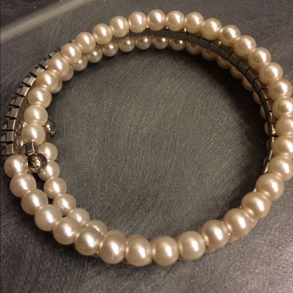 Pearl bracelet