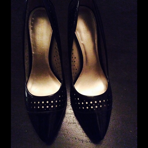 Cute Black Patent Leather Pumps.
