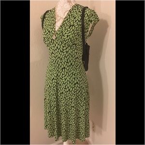 Green&black silk material dress