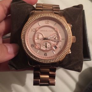 ⚡️ FINAL MARK DOWN 💯 ⚡️Michael Kors watch ⏰💣🎁🎉